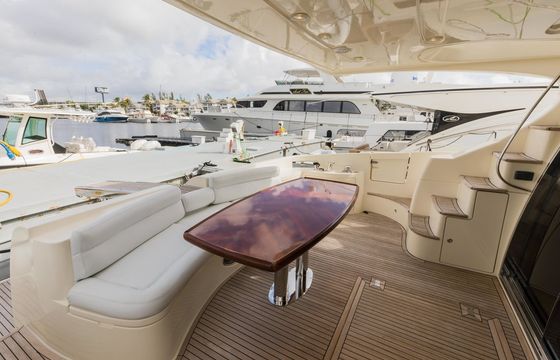 Azimut 62