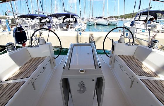 OCEANIS 45 BT - GOLDEN DREAMS