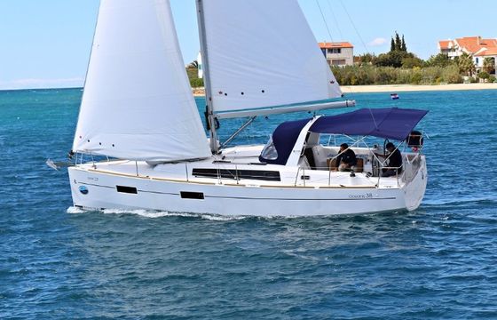 OCEANIS 38.1 BT - AURA