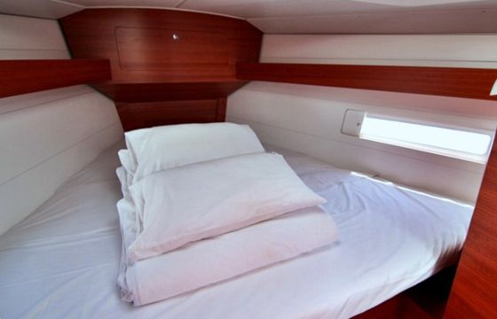 DUFOUR 382 BT - LOUISE
