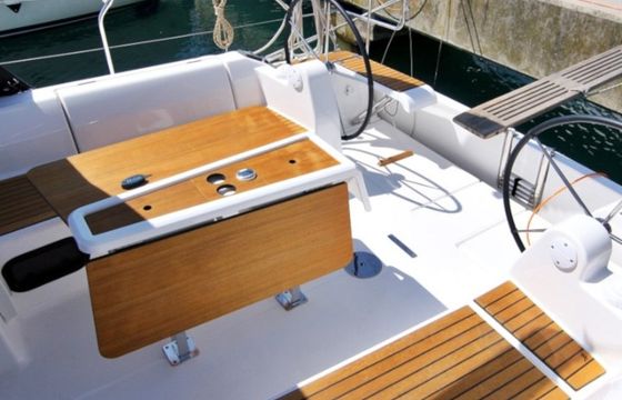DUFOUR 382 BT - LOUISE