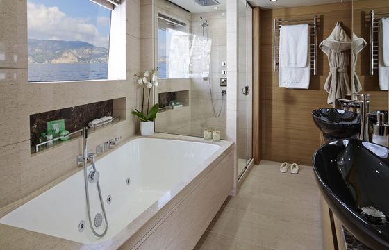 M/Y Solaris