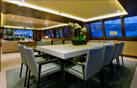 S/Y Infinity