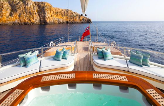 S/Y Luna
