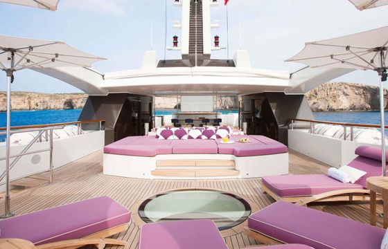 M/Y St David