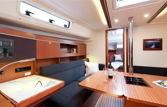 Sailing yacht Hanse 385 - Minnie