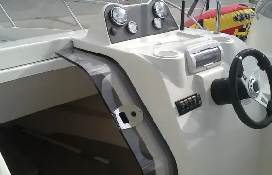 Quicksilver Activ 675 Open