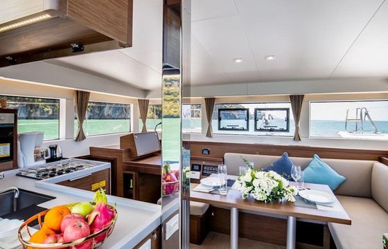 Sunshine (A/C, Generator, Water Maker, FULL EXTRAS, First time for charter)