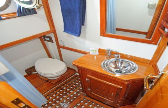 AEGEAS (air condition, generator)