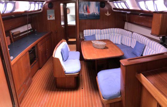 Danai (with Bowthruster ,Solar Panels, New Sails)