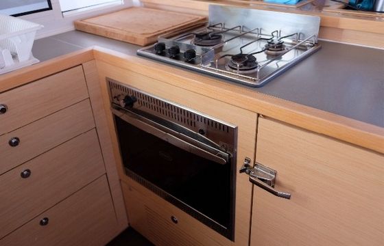 Iris IV (Queen cabin 2)