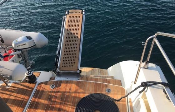 Iris IV (Queen cabin 1)