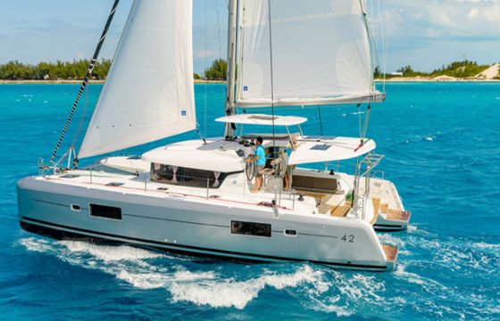 No Name: Forward Cabin #1 (Cabin Charter 2 pax) FULLY CREWED, ALL EXPENSES
