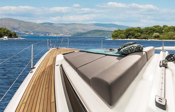 Karpouzi | A/C, Bow Thruster, Full teak deck