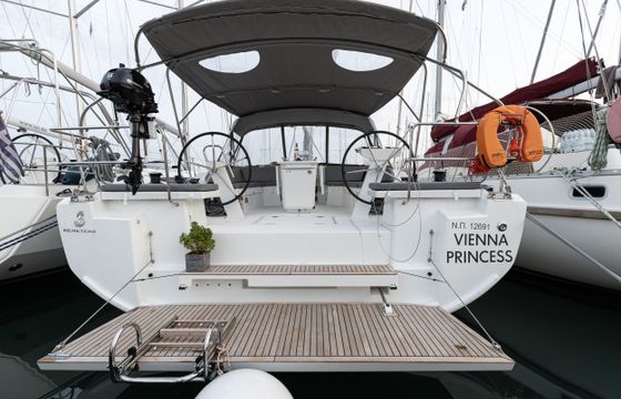 Vienna Princess | Bow Thruster, Solar Panel, 12 pax