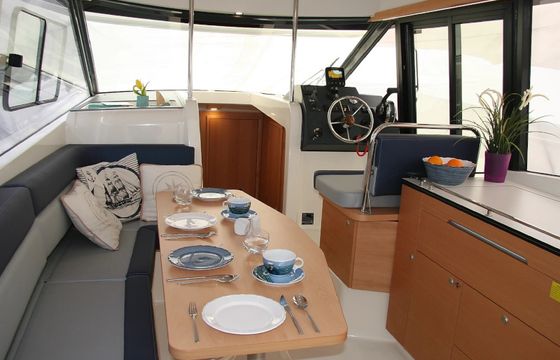 Platinum 989 Flybridge (Premiera)