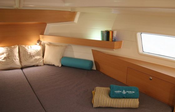 Platinum 989 Flybridge (Premiera)