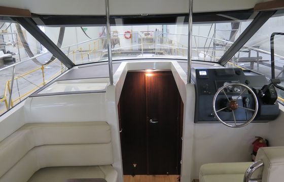 Platinum 989 Flybridge