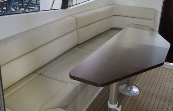 Platinum 989 Flybridge