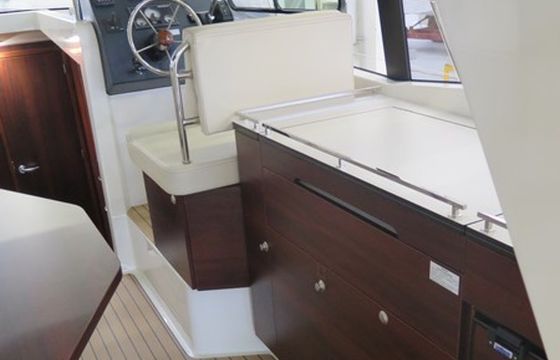 Platinum 989 Flybridge