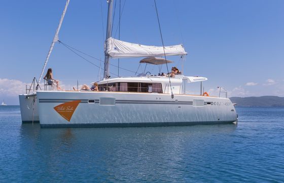 Kon Tiki ( A/C , generator , watermaker )