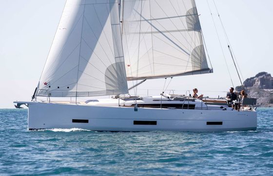 Dufour 390
