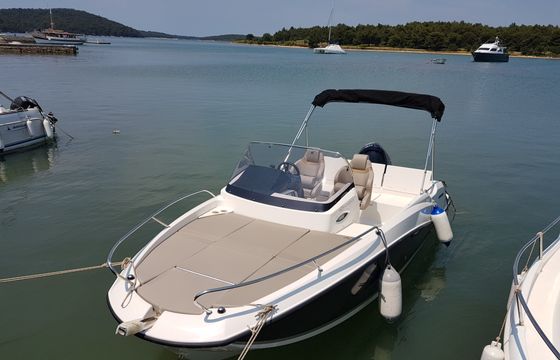 Quicksilver activ 605 sundeck