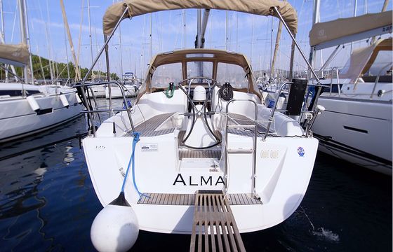 Alma R 