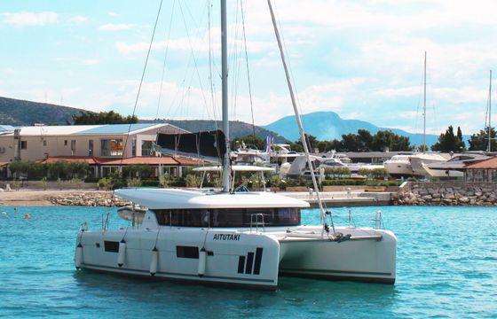 AITUTAKI (AC in salon + generator)