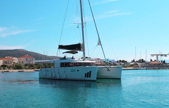 NADA I (AC in salon and cabin + generator)