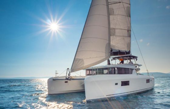 SEA VOYAGER - CREWED