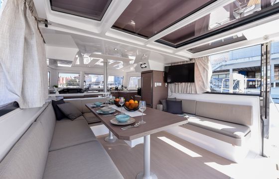 FUX 4 Sail - AC + GENERATOR