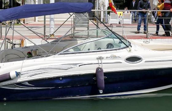 SEA RAY 240 SUNDECK