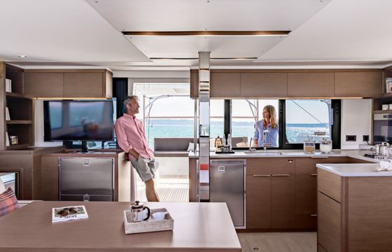 AQUA VITAE (generator, air condition, watermaker, 2 SUP free of charge, underwater lights) *Skippered only*