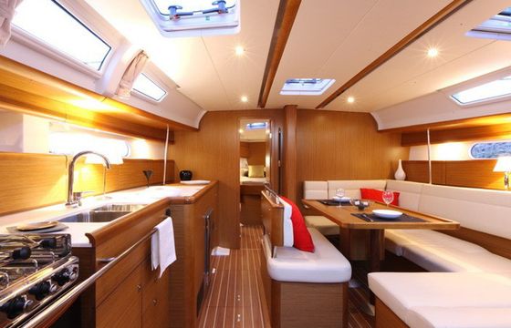 Beethoven ( with Bowthruster ,Solar Panels)