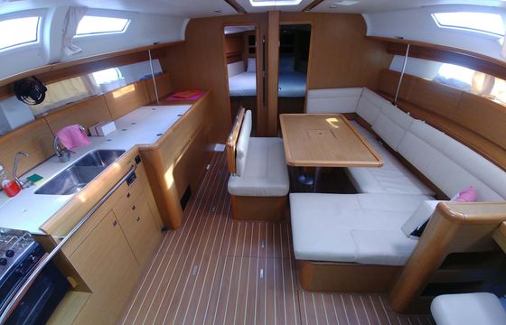 Beethoven ( with Bowthruster ,Solar Panels)