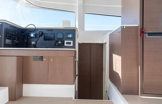 Kos 42.6 / Model 2022! With AC, WM, generator, solar panels, hydraulic gangway & electric WC