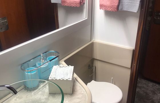 Mediterraneo Cabin 4