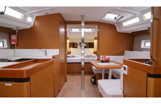 SUN ODYSSEY 440 (2022) - VOL