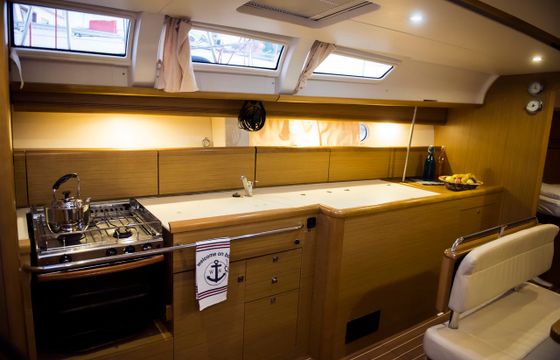 SUN ODYSSEY 44i (2009) - VOL