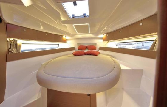 NEW JEANNEAU MERRY FISHER 895