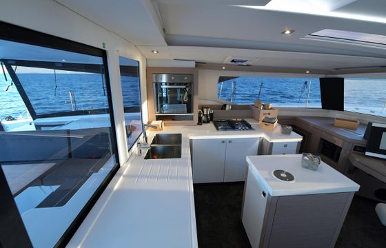 Eclipsea | A/C, Gen, Water-maker, 12 pax