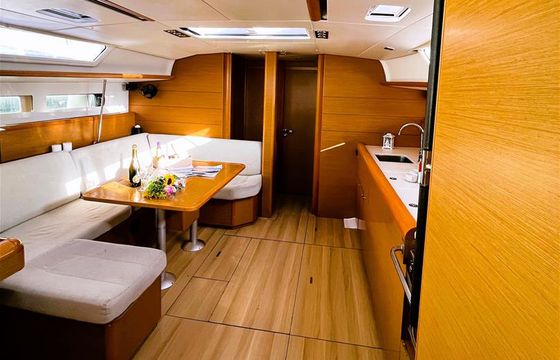 Scooby Doo (New sails 2023 - Solar panel-Bow Thruster)