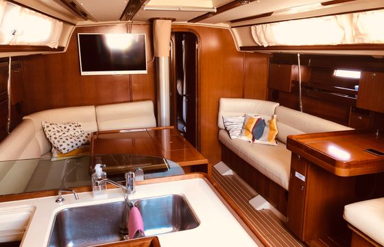 Victoria 1 - Refit 2018