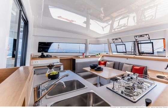 MOANA IBIZA CREWED