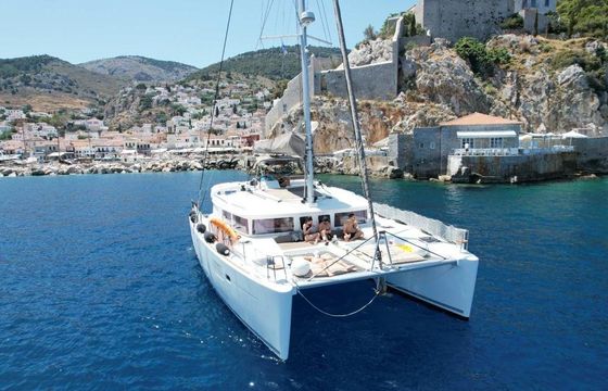 AEROPI |⛵ VIP, Skippered Only, Watermaker, Generator, AC, BBQ