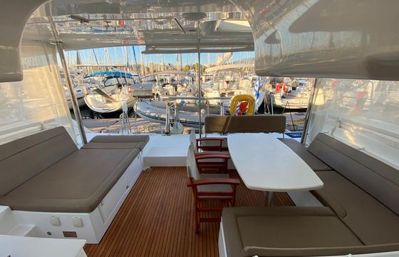 AEROPI |⛵ VIP, Skippered Only, Watermaker, Generator, AC, BBQ