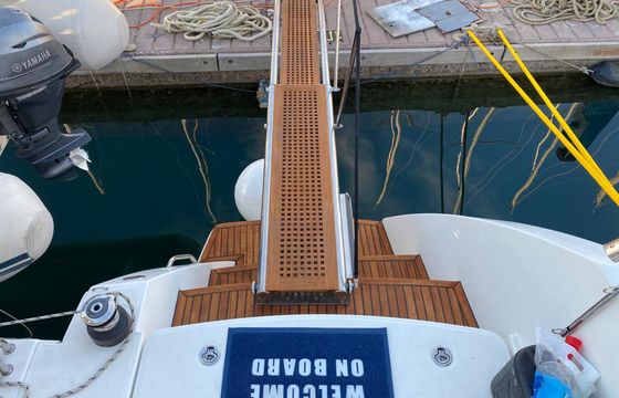 AEROPI |⛵ VIP, Skippered Only, Watermaker, Generator, AC, BBQ