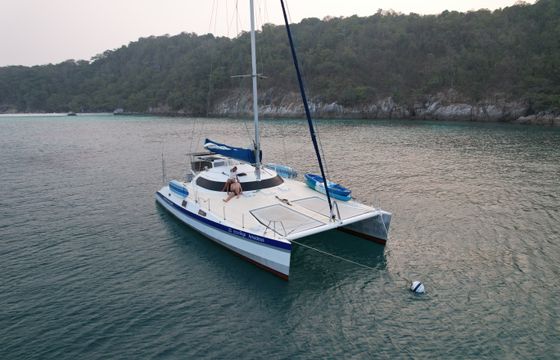 Amadeus Mumby 48 - Cabin Charter