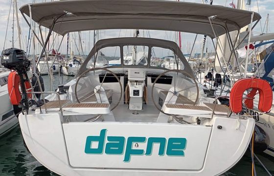 DAFNE (generator, watermaker, teak cockpit, gas BBQ)